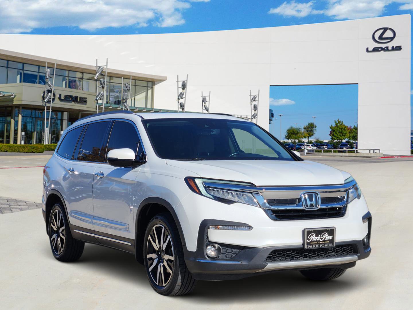 Used 2021 Honda Pilot Touring image 2