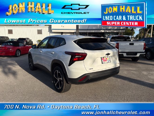 Used 2024 Chevrolet Trax RS w/ Driver Confidence Package FWD image 6