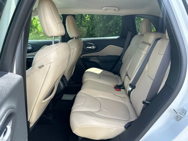 Used 2016 Jeep Cherokee Limited w/ Luxury Group AWD/4WD image 31