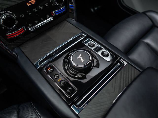 Used 2020 Rolls-Royce Cullinan image 36