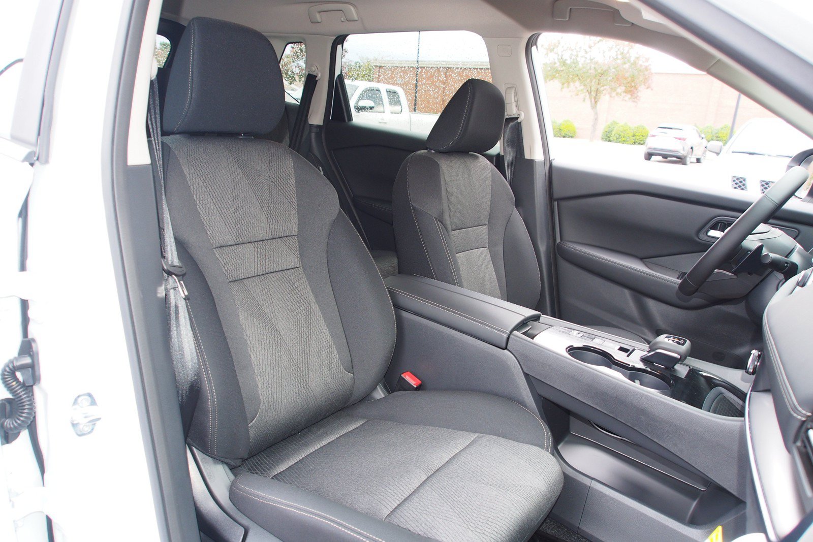 Used 2026 Nissan Rogue SV FWD image 11