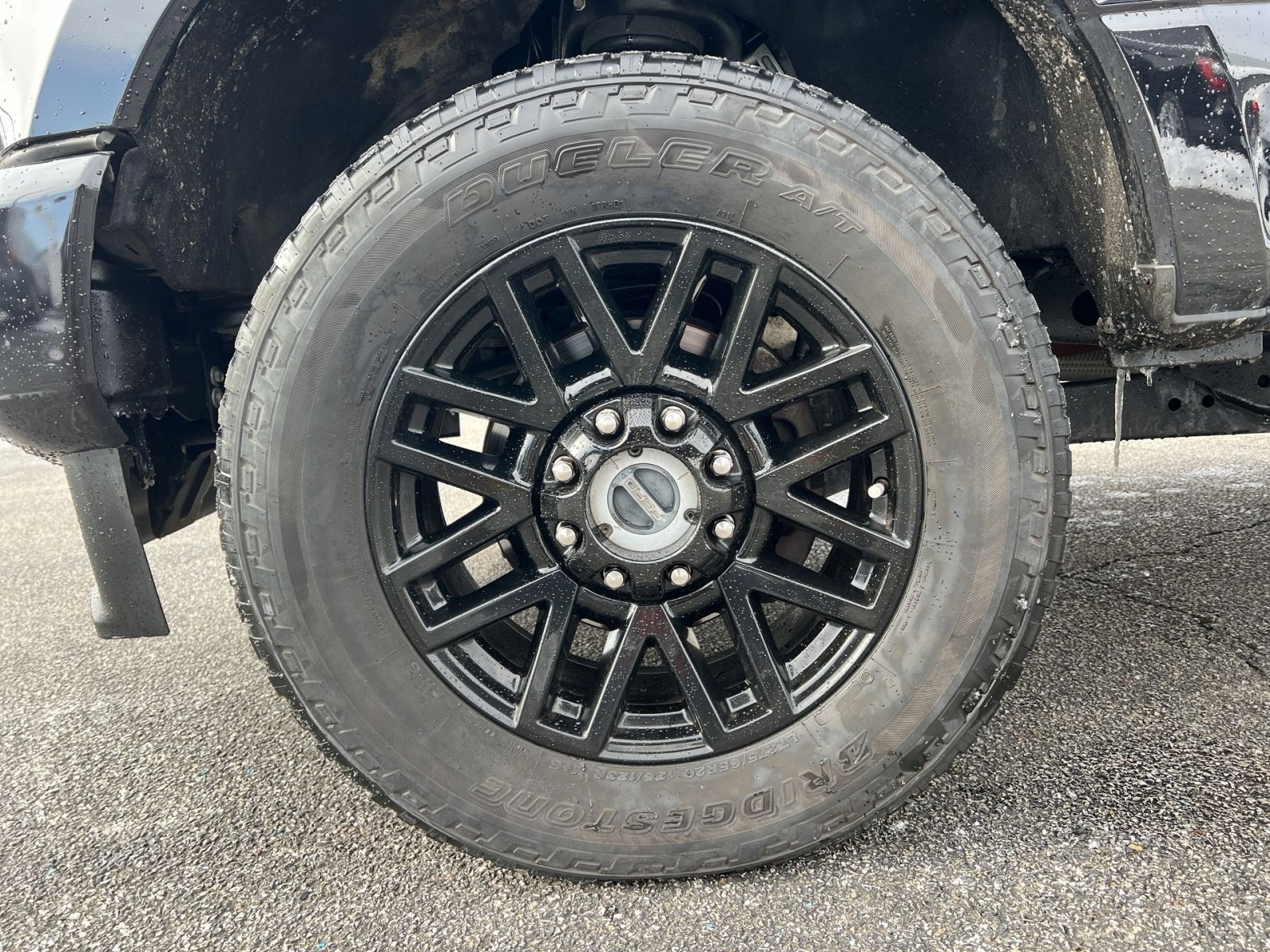 Used 2022 Ford F250 Lariat w/ Black Appearance Package image 11