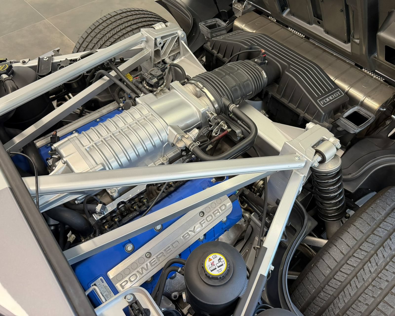 Used 2006 Ford GT RWD image 34