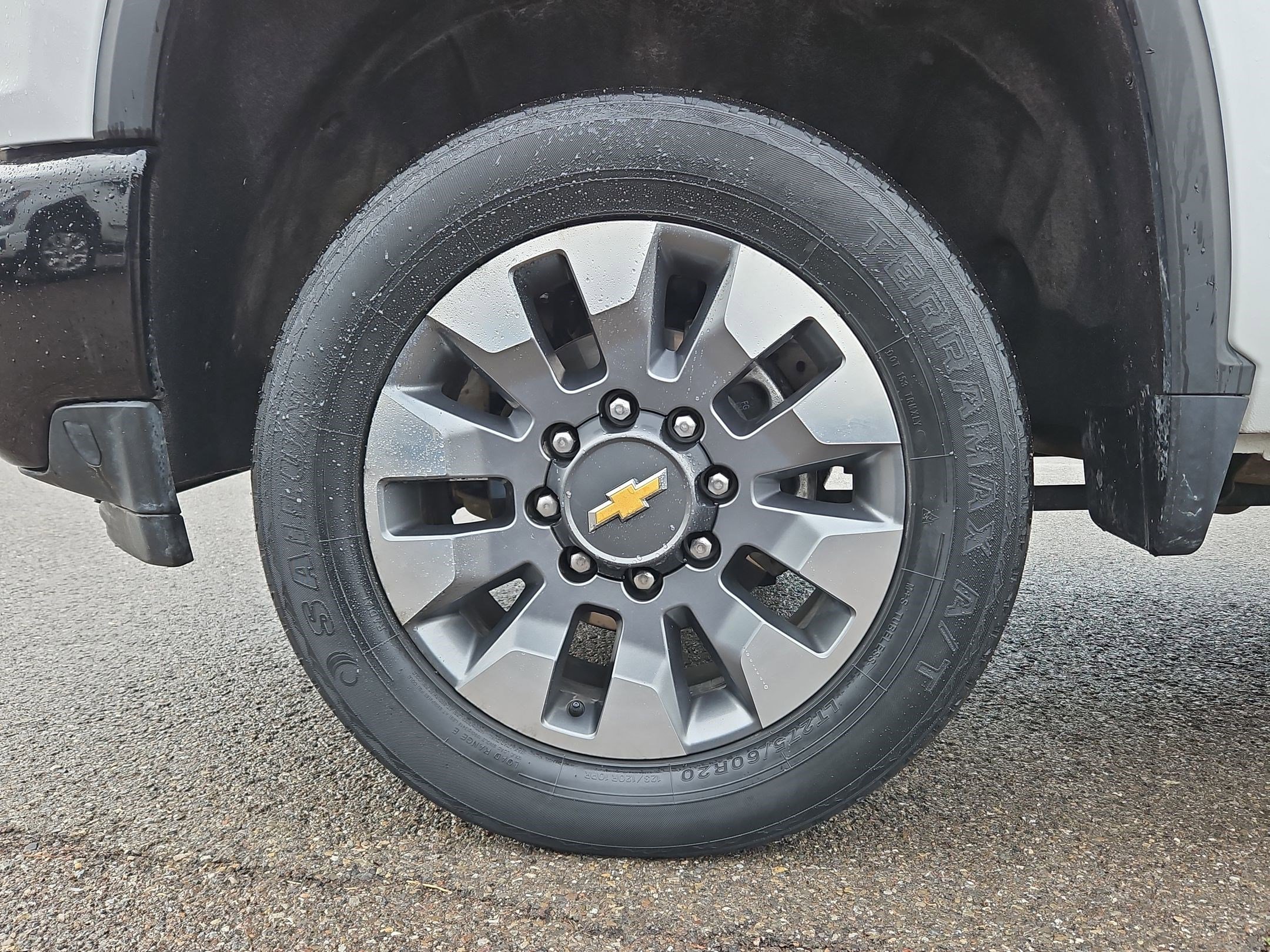 Used 2022 Chevrolet Silverado 2500 Custom w/ Custom Value Package AWD/4WD image 11