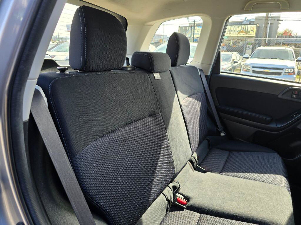 Used 2014 Subaru Forester 2.5i AWD/4WD image 14