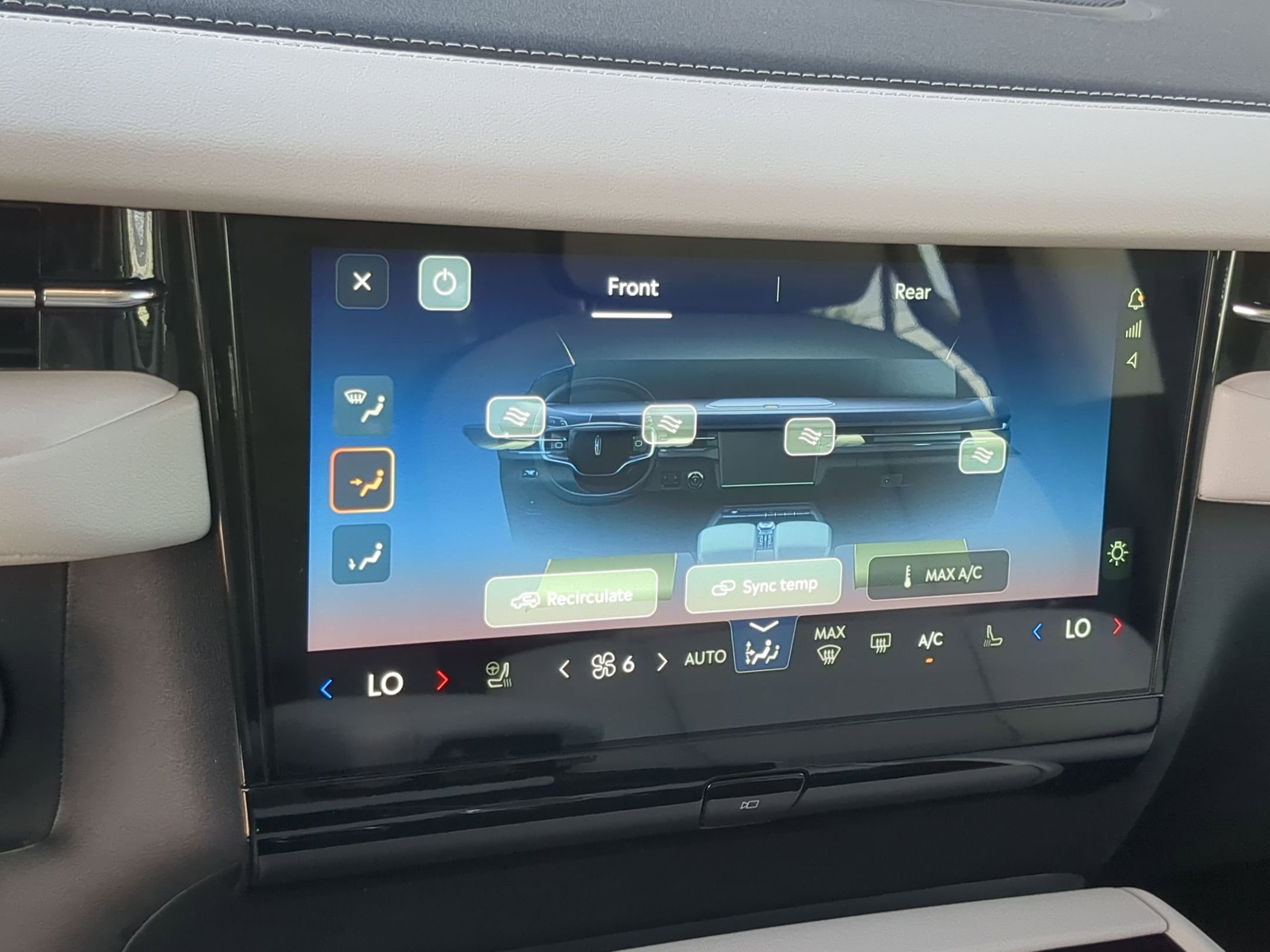 New 2026 Lincoln Navigator Premier AWD/4WD image 18