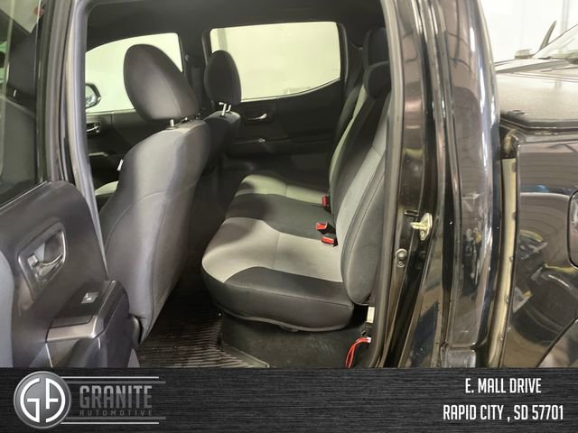 Used 2020 Toyota Tacoma TRD Sport w/ Technology Package image 12