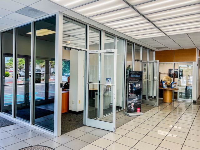 Used 2018 Kia Sorento LX image 9