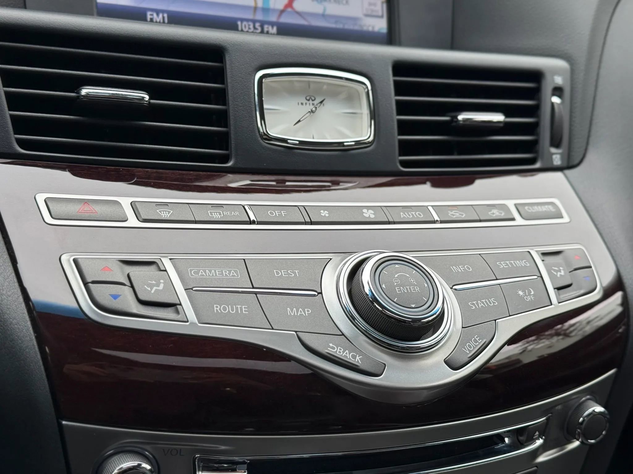 Used 2015 INFINITI Q70 3.7 image 10