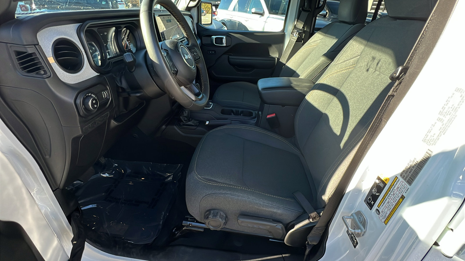 Used 2024 Jeep Gladiator Sport image 16