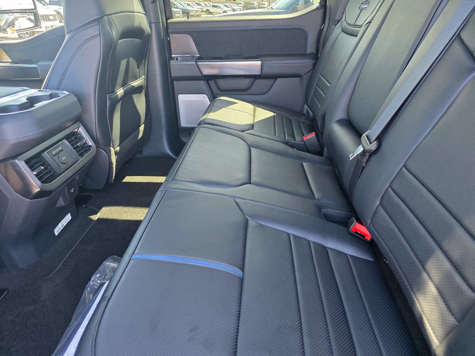 New 2026 Ford F250 Platinum w/ Tremor Off-Road Package AWD/4WD image 9