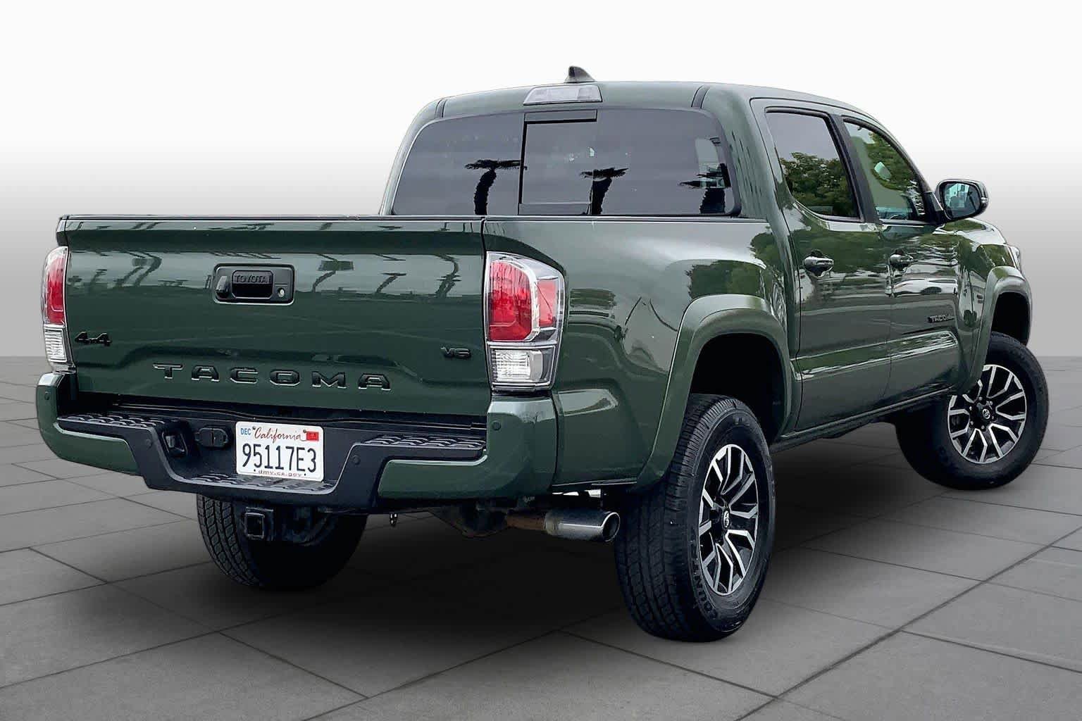 Used 2022 Toyota Tacoma TRD Sport w/ Technology Package AWD/4WD image 12