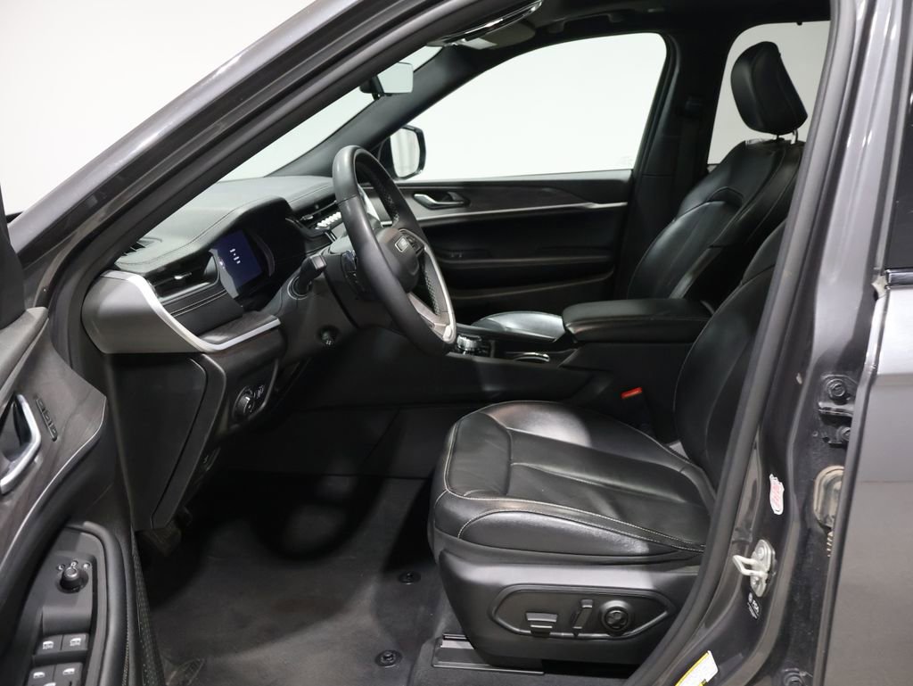 Used 2024 Jeep Grand Cherokee L Limited w/ Luxury Tech Group II image 11