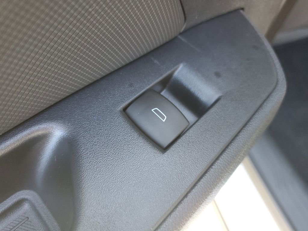 New 2026 Chevrolet Equinox EV LT image 15