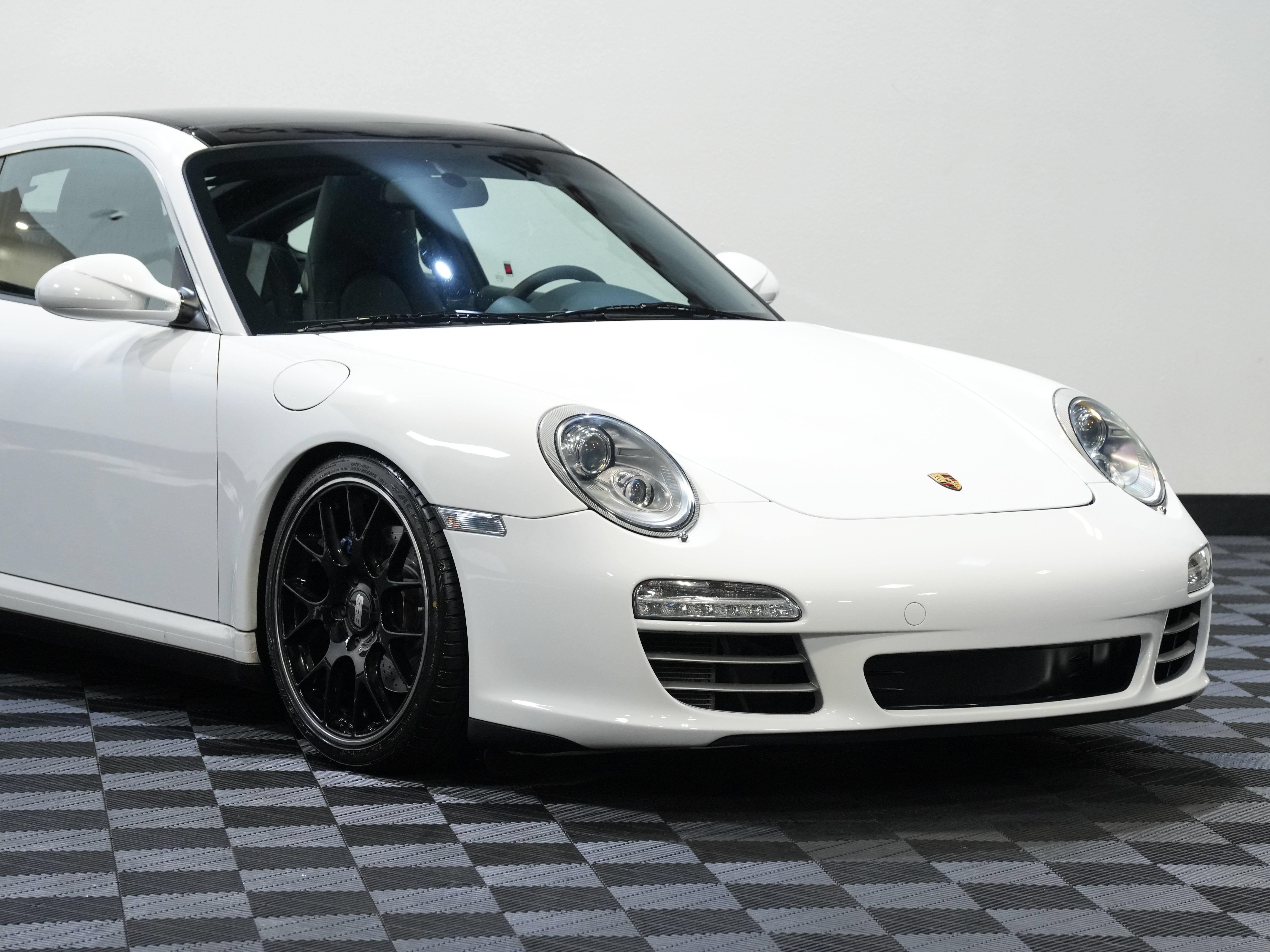 Used 2010 Porsche 911 Targa 4 AWD/4WD image 9