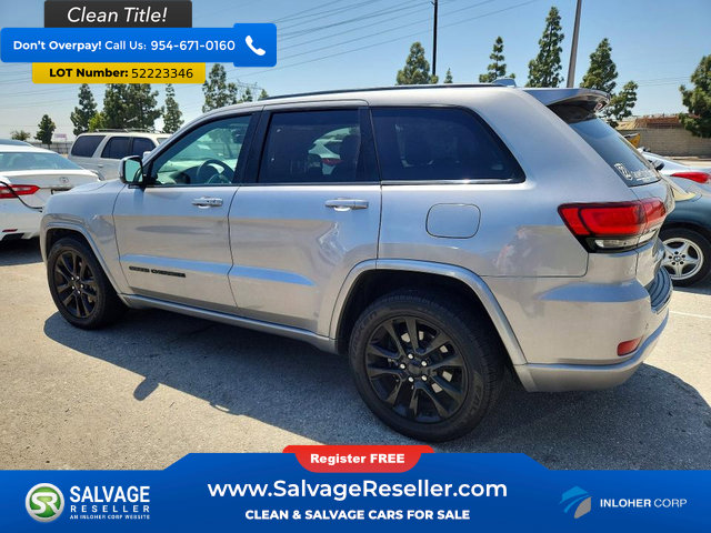 Used 2018 Jeep Grand Cherokee Altitude RWD image 3
