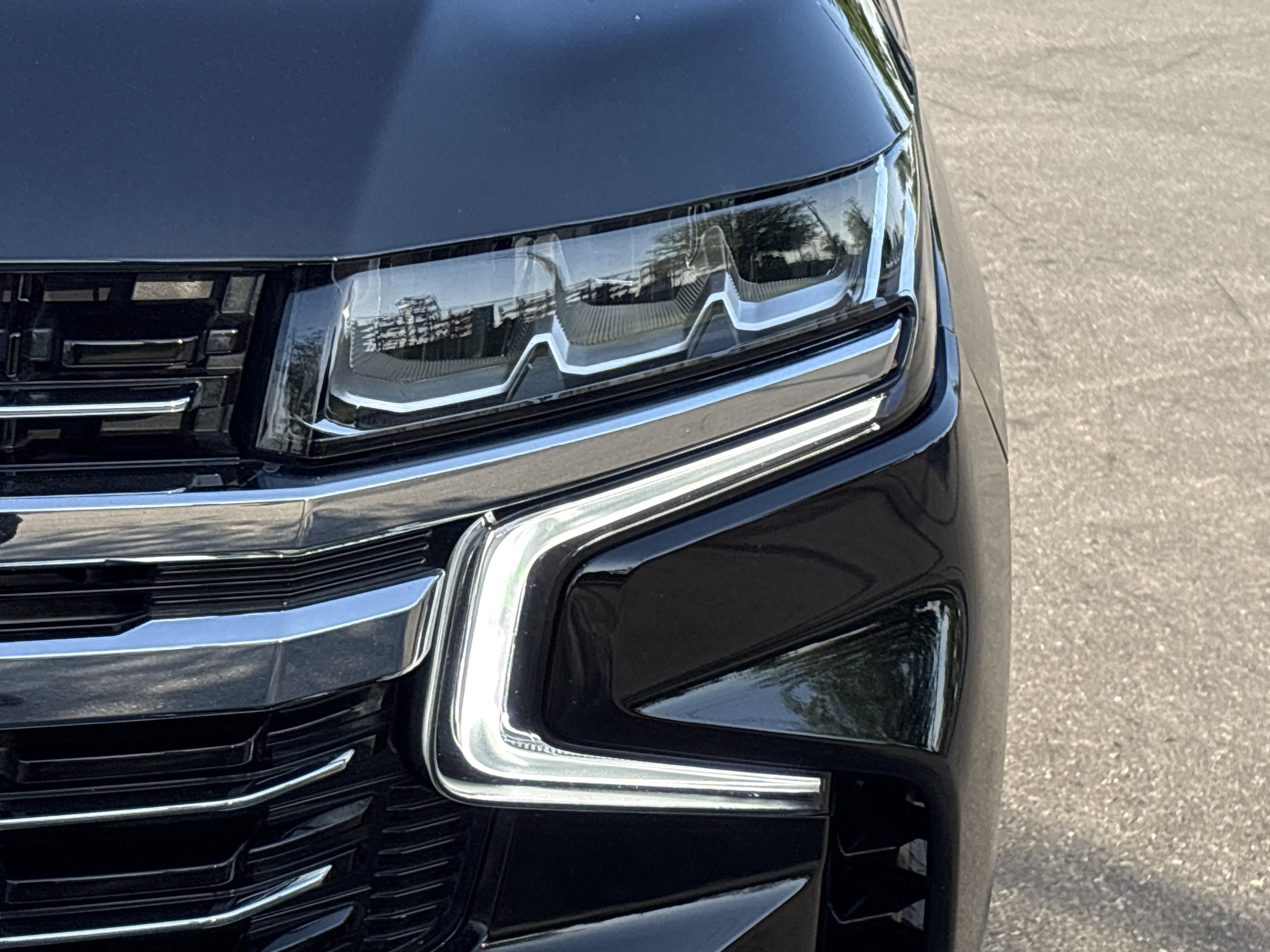 Used 2022 Chevrolet Tahoe LT w/ Luxury Package image 11