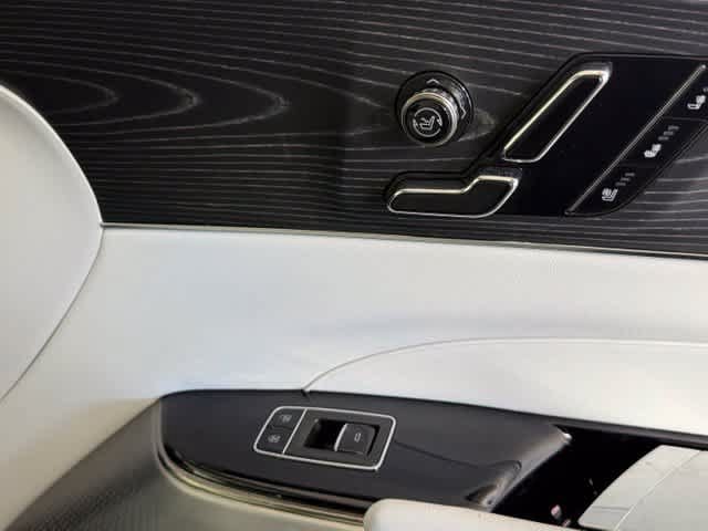 Used 2024 Cadillac Lyriq Luxury RWD image 29