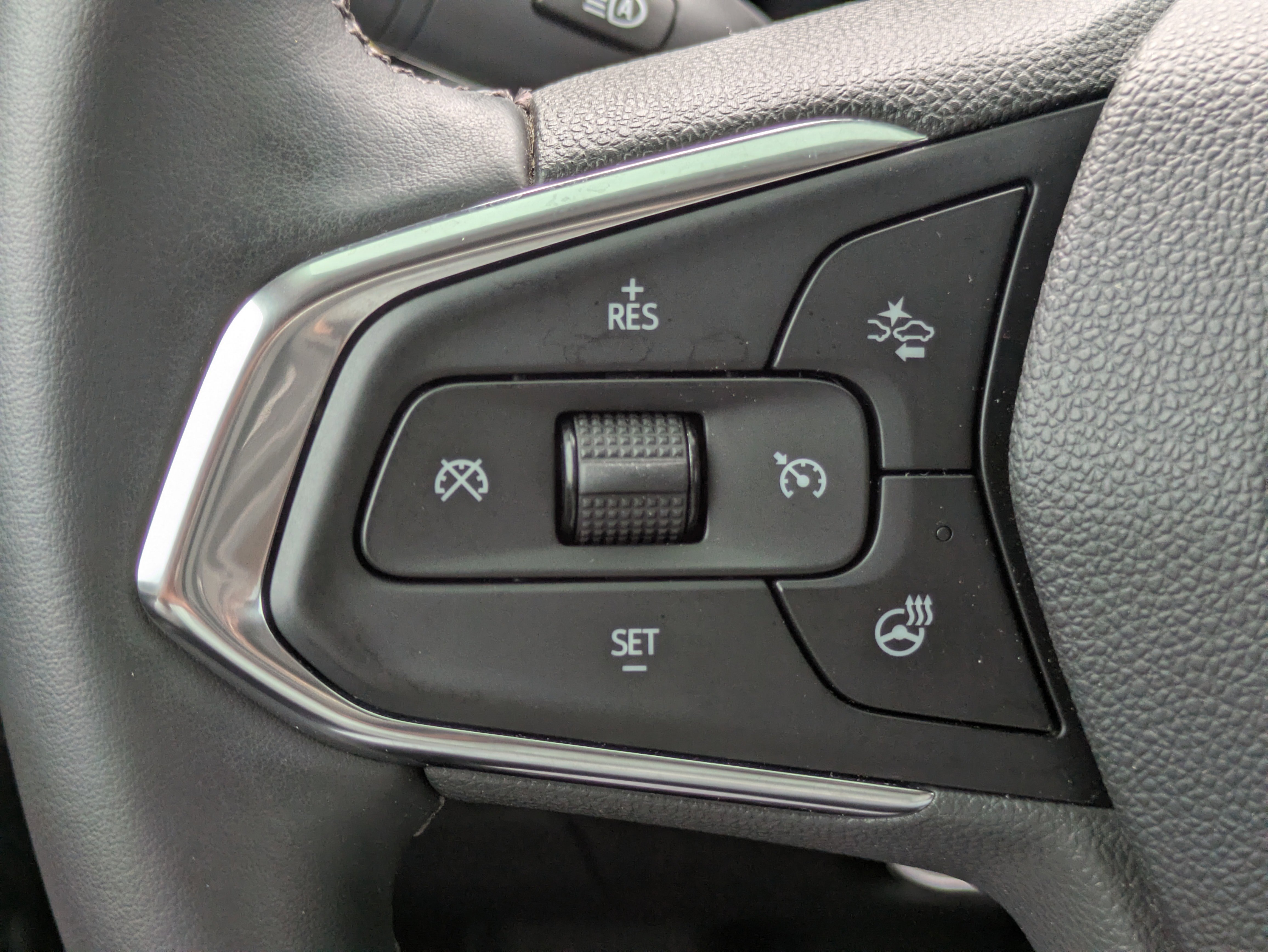 Used 2024 Chevrolet Trax LT w/ Driver Confidence Package image 15