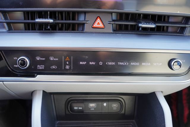 Used 2023 Kia Sportage EX image 25
