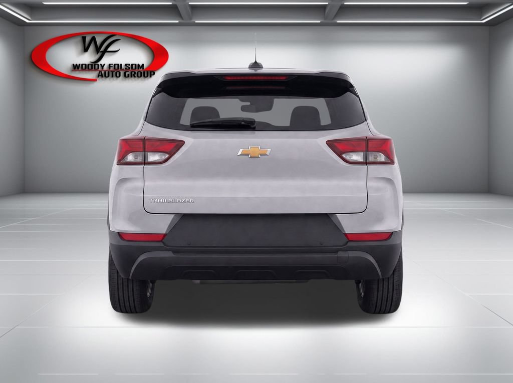 Used 2025 Chevrolet TrailBlazer LS w/ LS Convenience Package FWD image 8