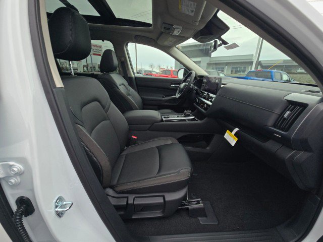 New 2026 Nissan Pathfinder SL image 12