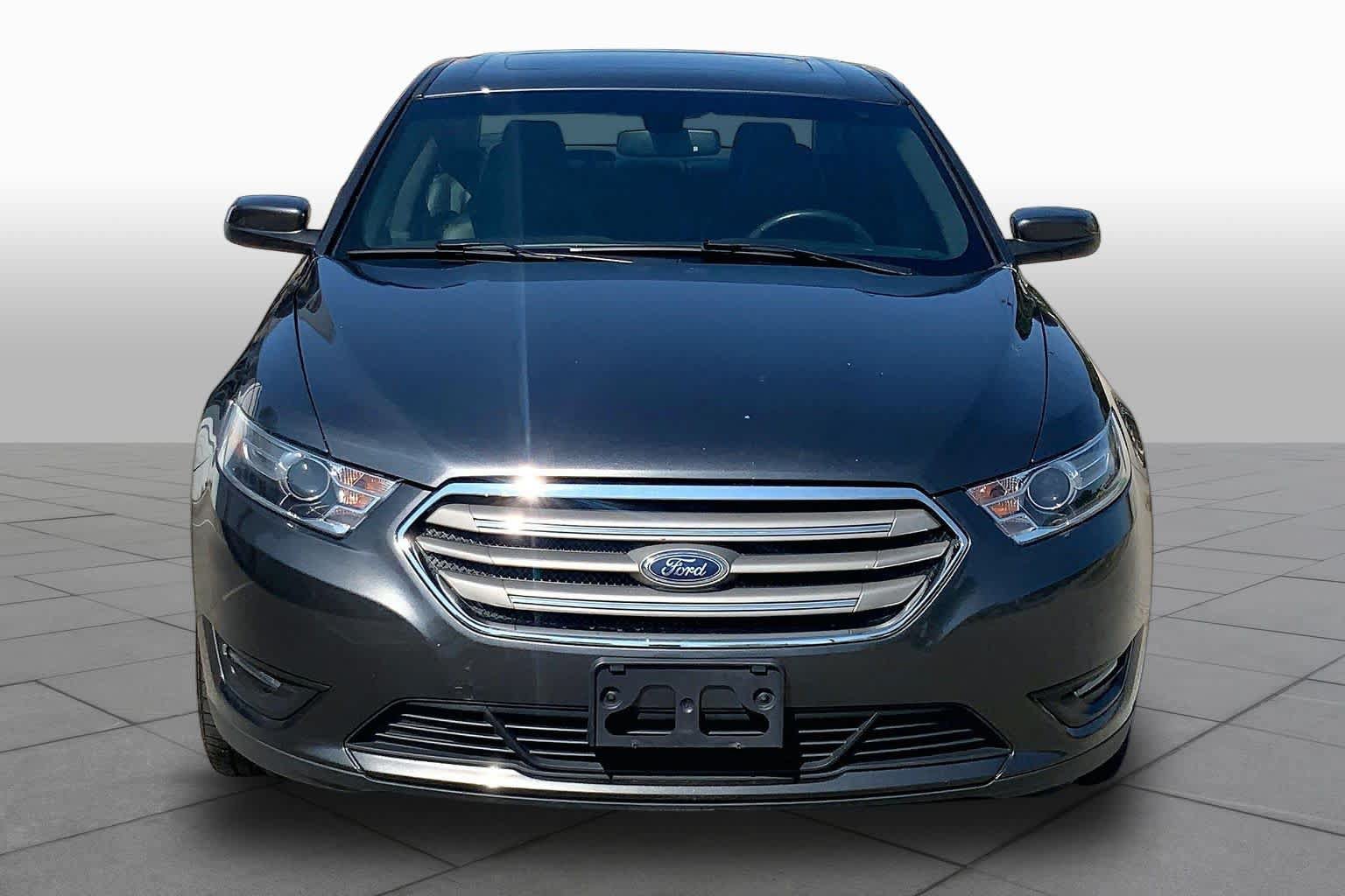 Used 2018 Ford Taurus SEL w/ Equipment Group 201A FWD image 4