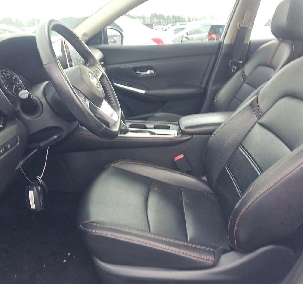 Used 2021 Nissan Sentra SR w/ SR Premium Package FWD image 3