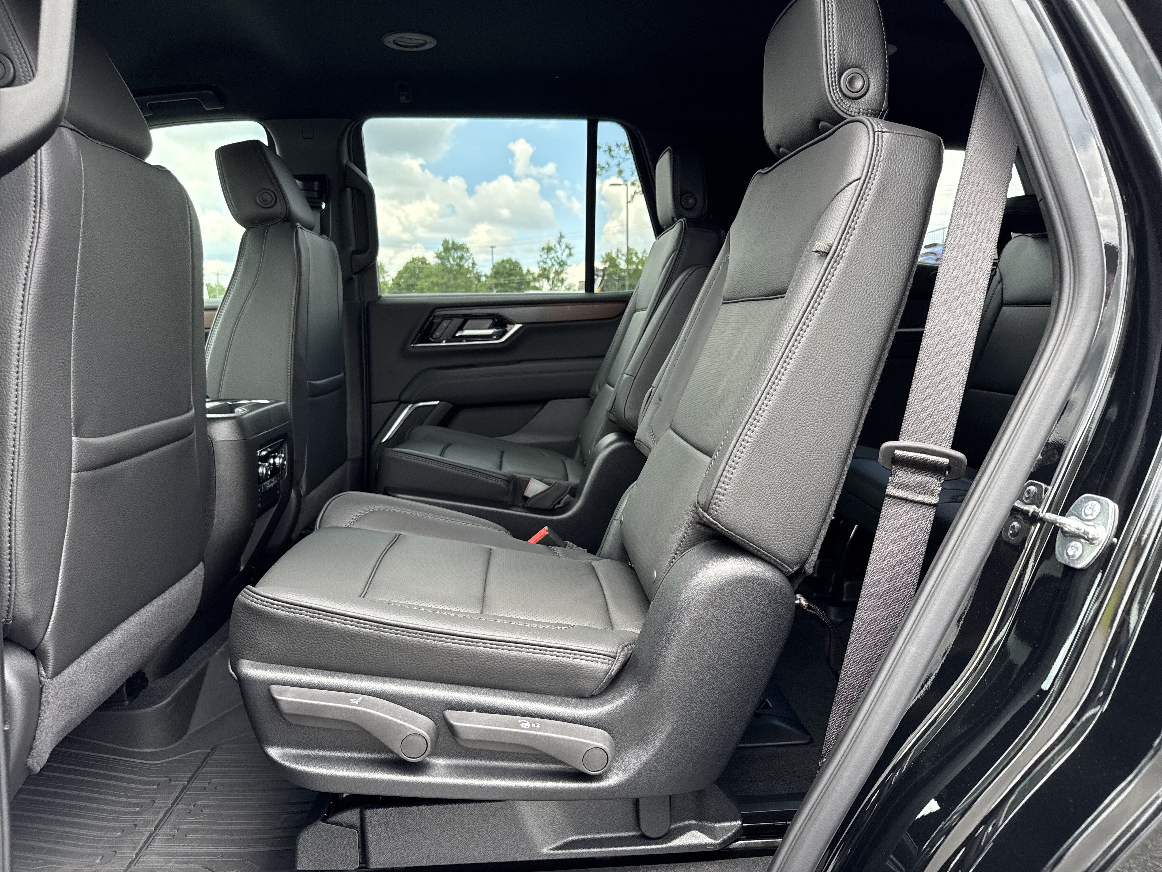 New 2026 GMC Yukon Denali AWD/4WD image 30