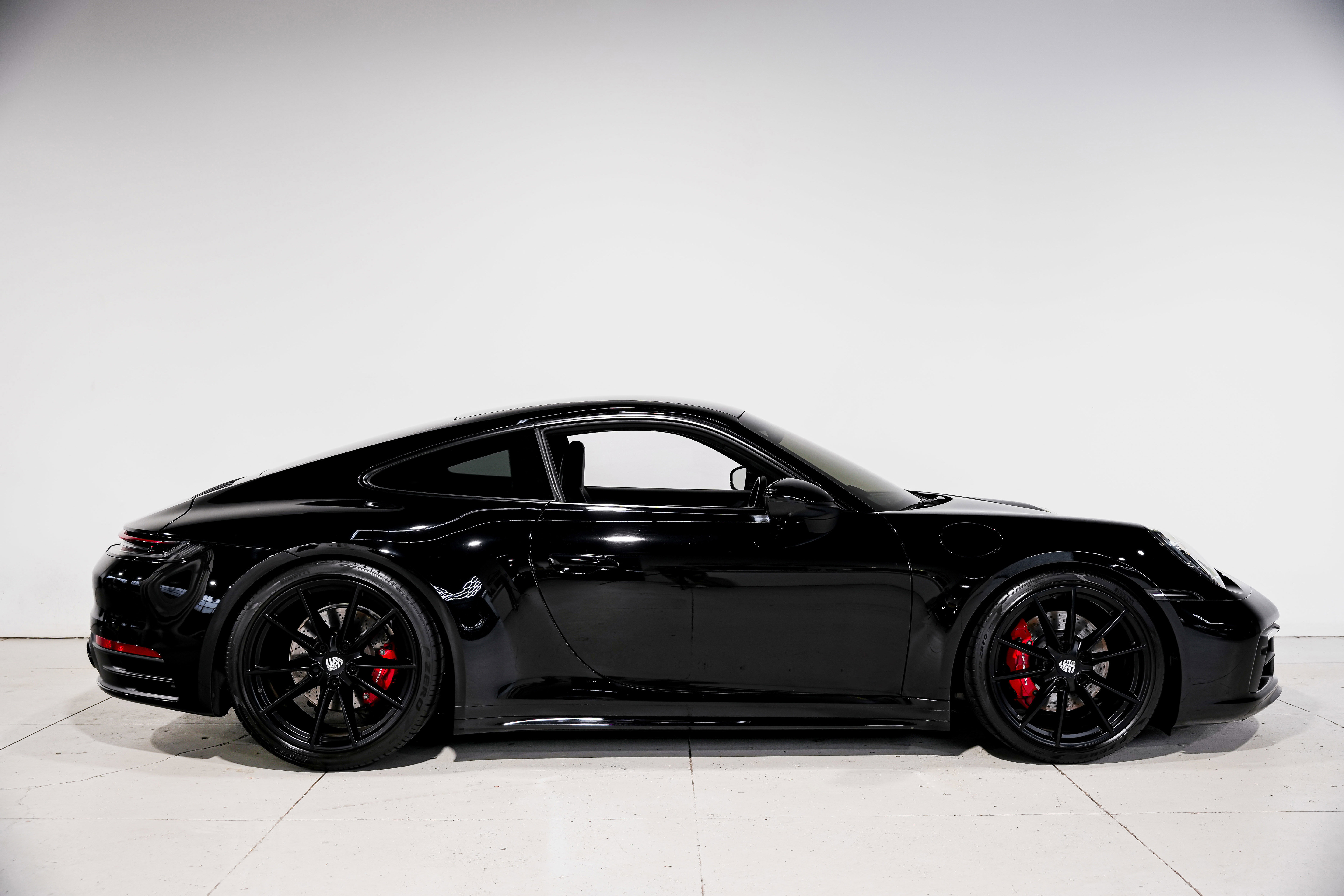Used 2020 Porsche 911 Carrera S image 2