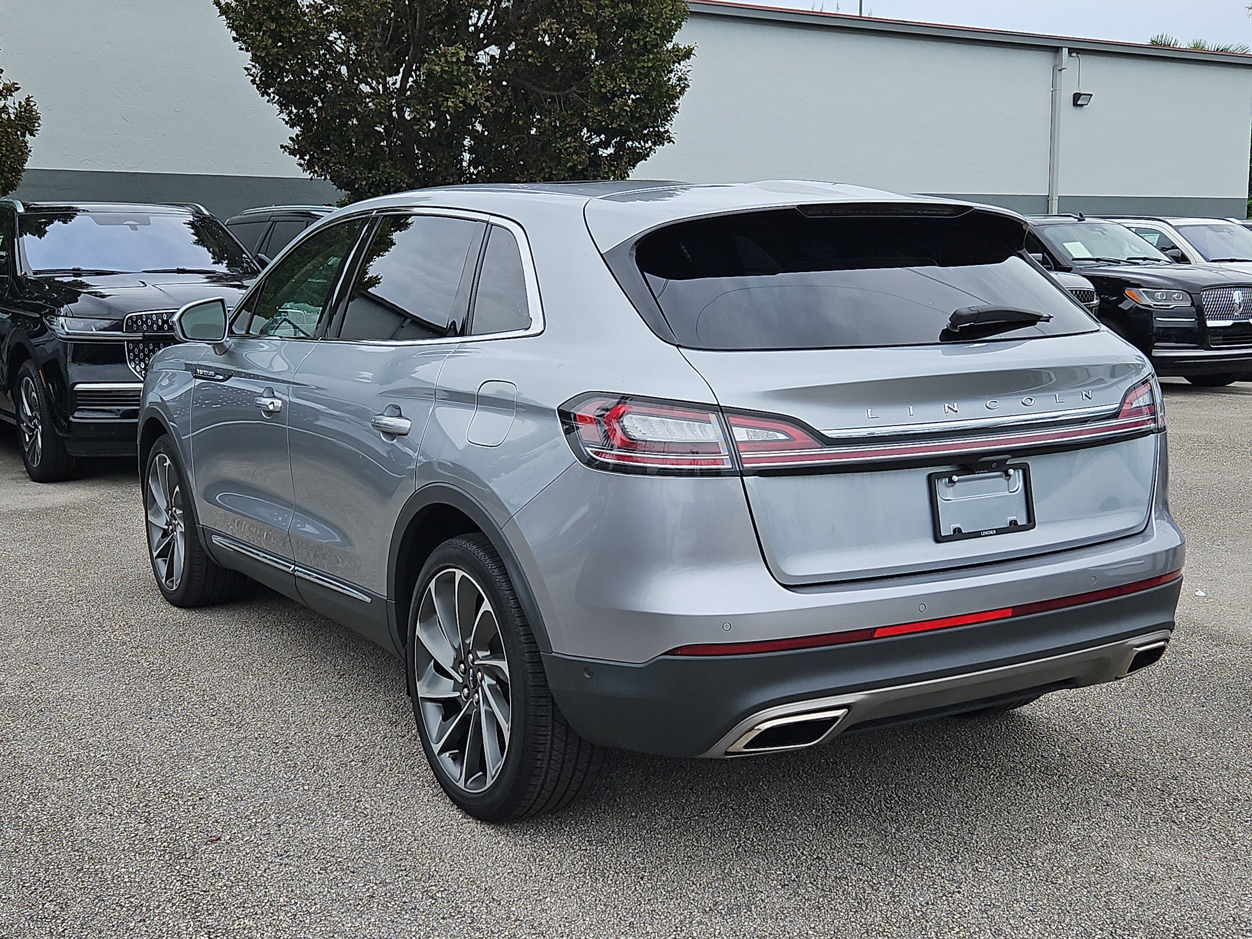 Certified 2023 Lincoln Nautilus Reserve w/ Equipment Group 201A image 3