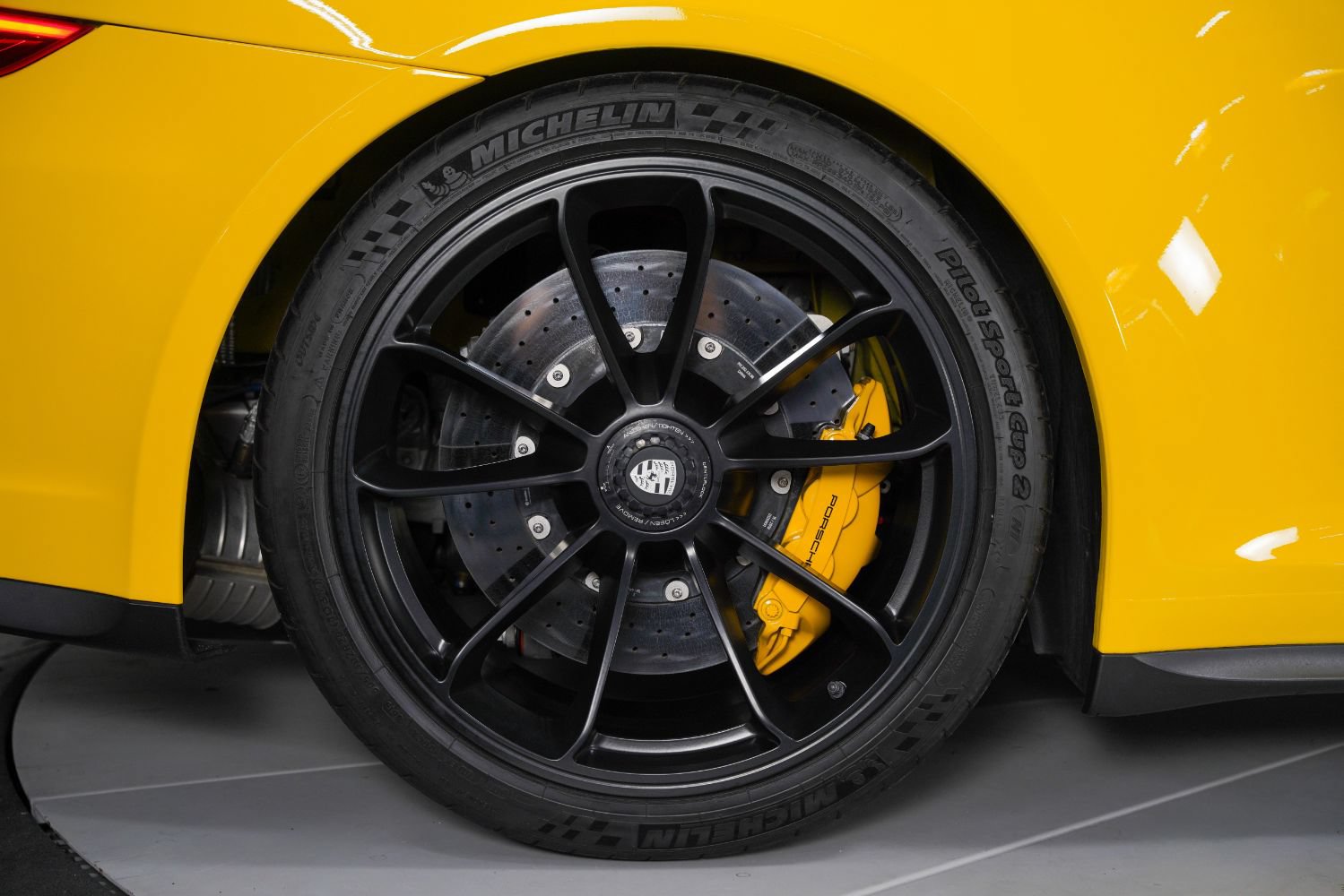 Used 2019 Porsche 911 Speedster RWD image 28