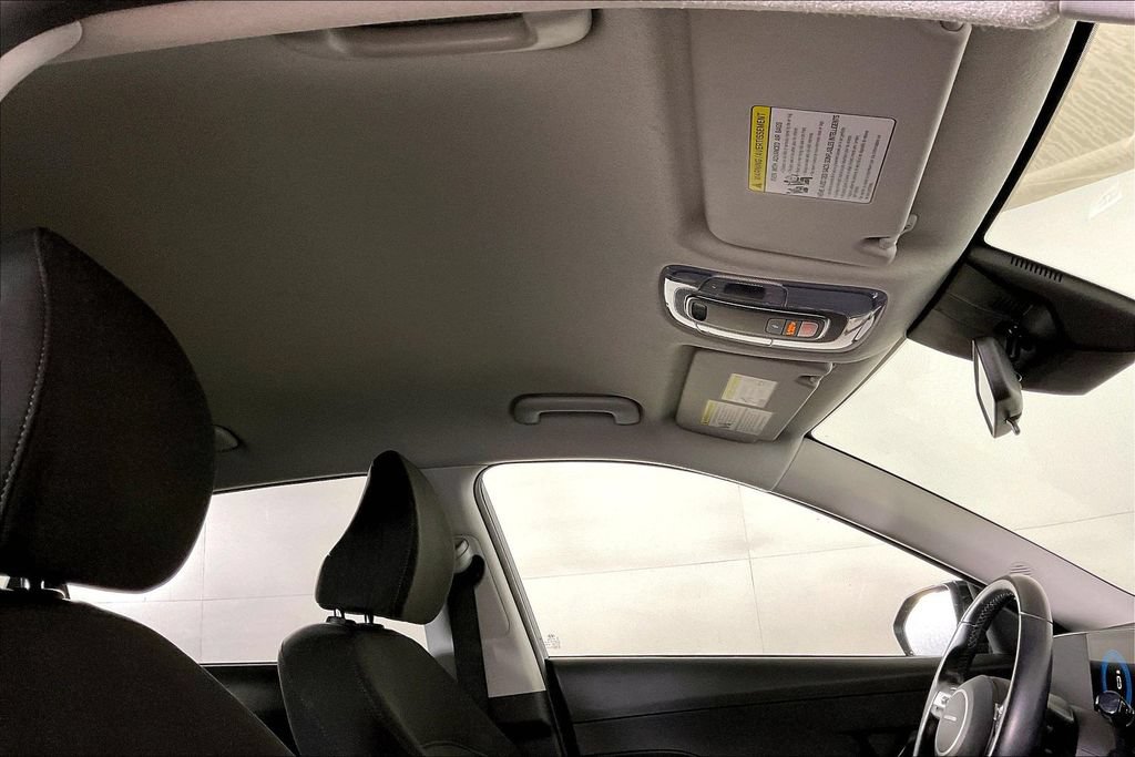 Used 2025 Hyundai Kona SEL FWD image 29
