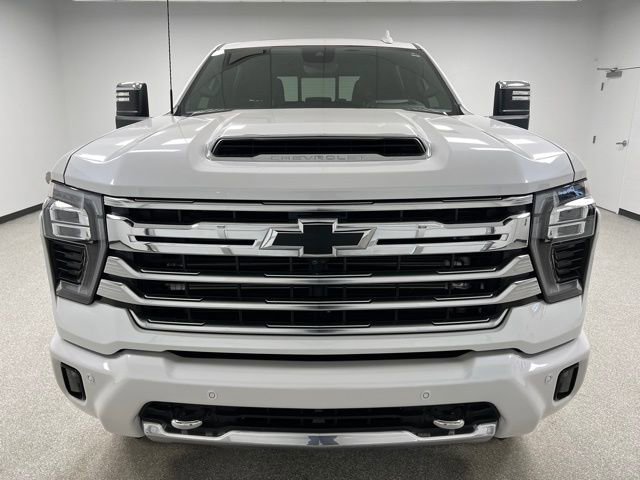 Used 2025 Chevrolet Silverado 3500 High Country w/ Technology Package image 3