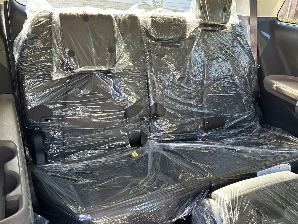 New 2026 Kia Carnival EX image 14