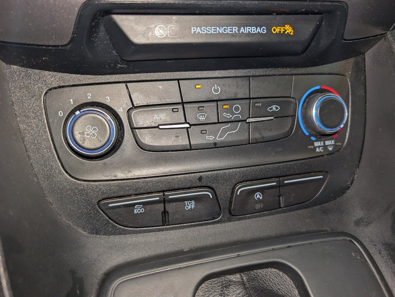 Used 2020 Ford Transit Connect XL image 32