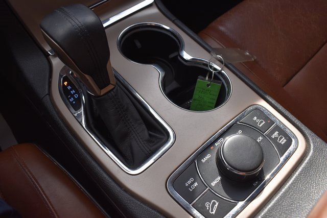 Used 2017 Jeep Grand Cherokee Summit w/ Platinum Series Group image 27