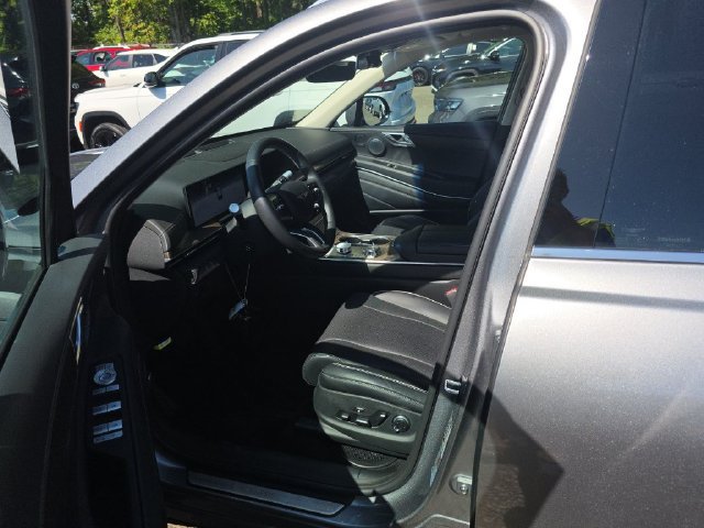 Used 2025 Genesis GV80 3.5T Advanced AWD/4WD image 9