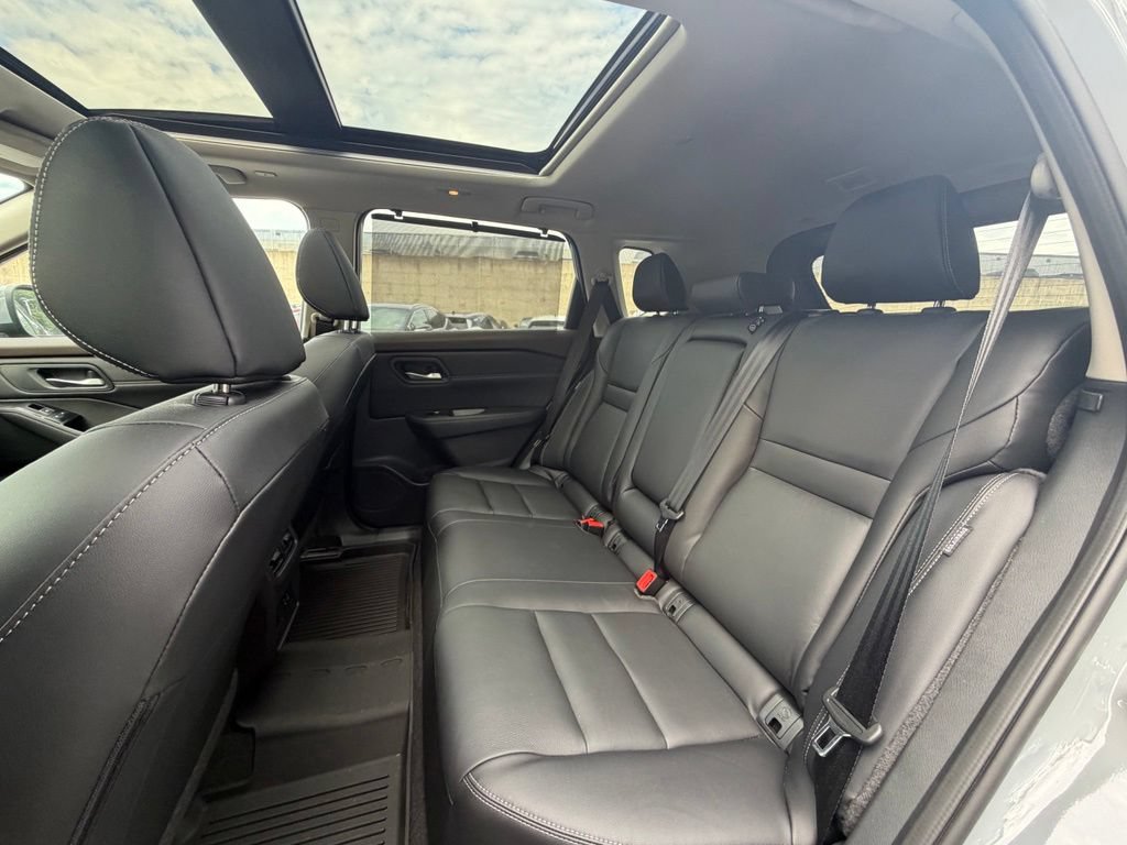 Used 2023 Nissan Rogue SL w/ SL Premium Package AWD/4WD image 4