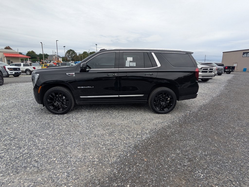 Used 2026 GMC Yukon Denali w/ Sun & Power Step Package AWD/4WD image 3