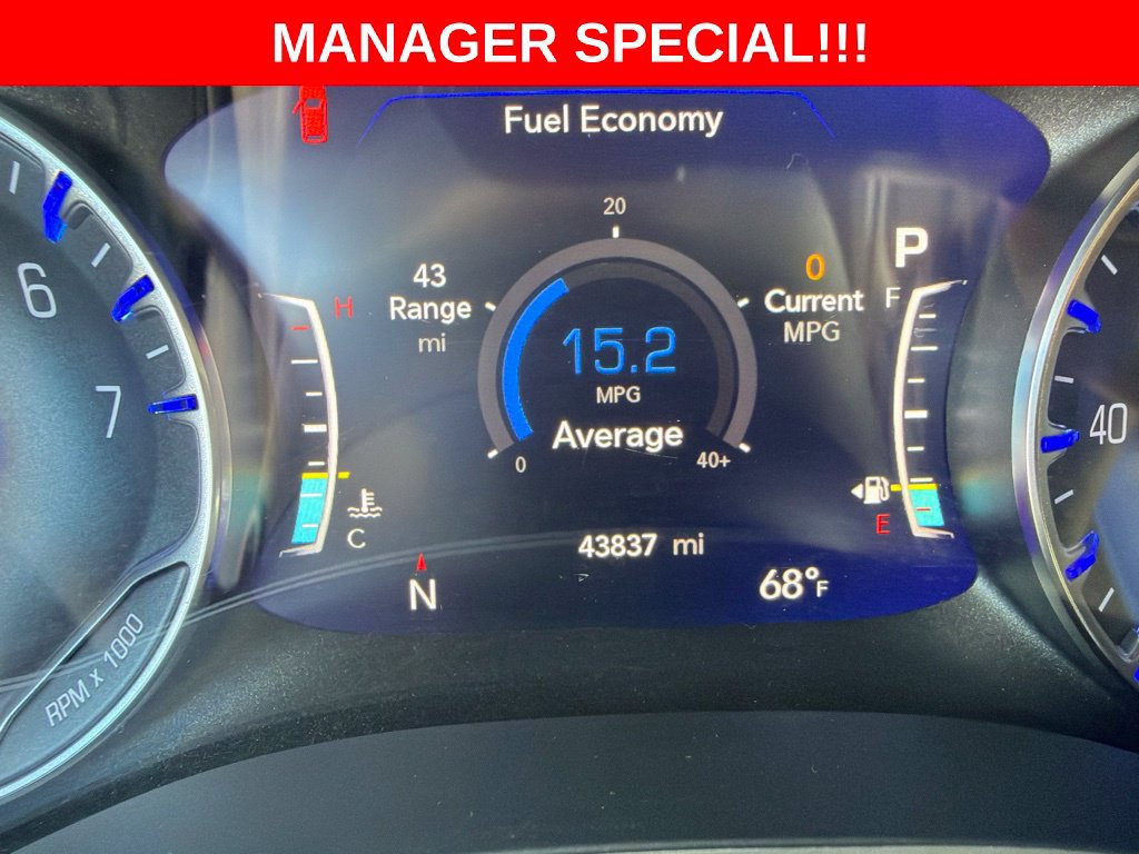 Used 2021 Chrysler Pacifica Touring-L FWD image 27