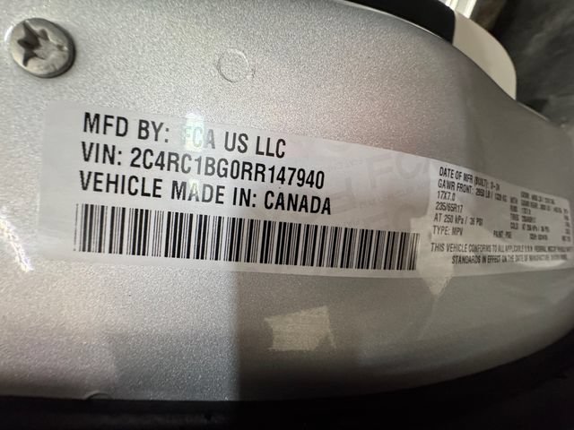 Used 2024 Chrysler Pacifica Touring-L FWD image 29