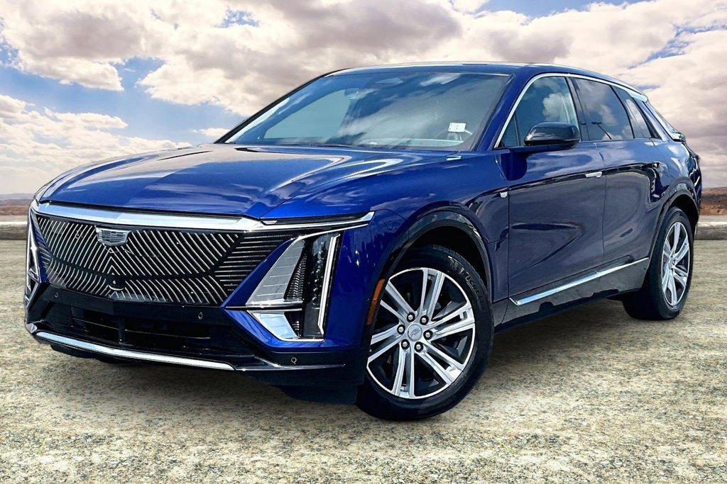 Certified 2024 Cadillac Lyriq Tech w/ Driver Assist Package AWD/4WD image 3