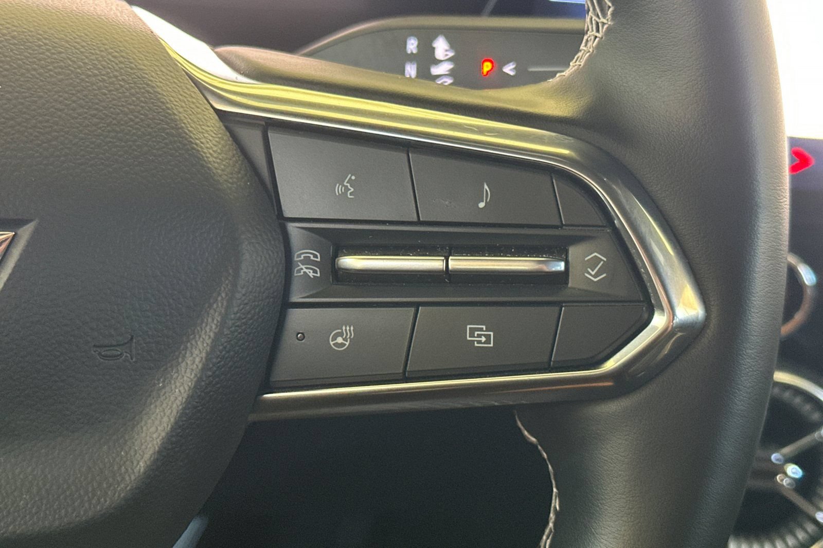 Used 2024 Chevrolet Blazer EV LT AWD/4WD image 36