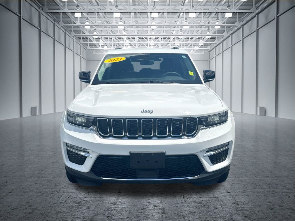 Used 2023 Jeep Grand Cherokee Limited AWD/4WD image 2