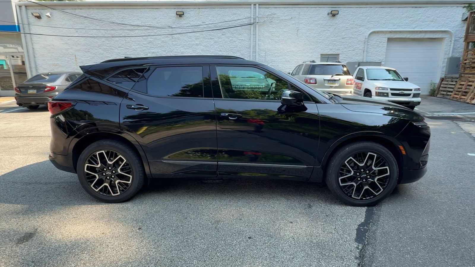 Certified 2025 Chevrolet Blazer RS w/ Driver Confidence II Package AWD/4WD image 9