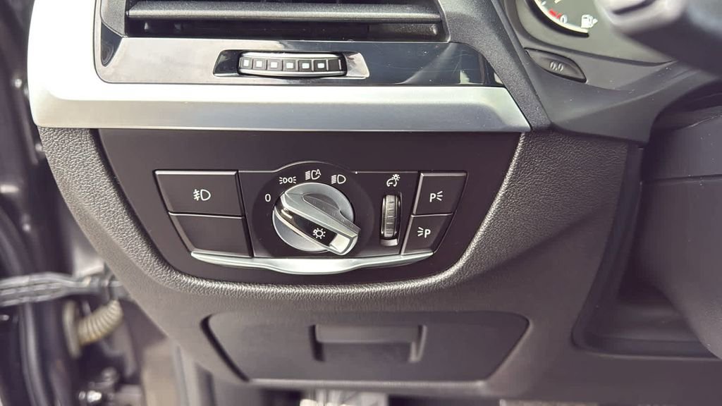 Used 2020 BMW X3 xDrive30i w/ Driving Assistance Package image 21