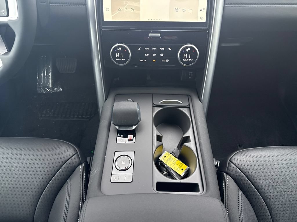 New 2026 Land Rover Discovery S AWD/4WD image 24