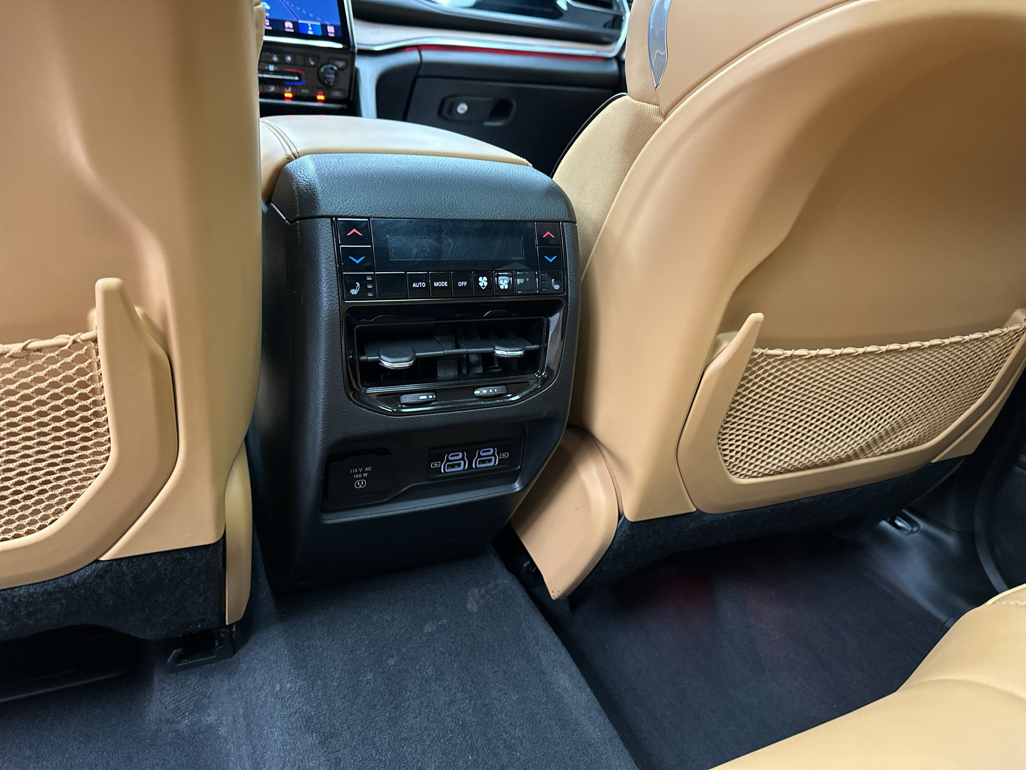 Used 2025 Jeep Grand Cherokee Summit w/ Adv Protech Group IV AWD/4WD image 18