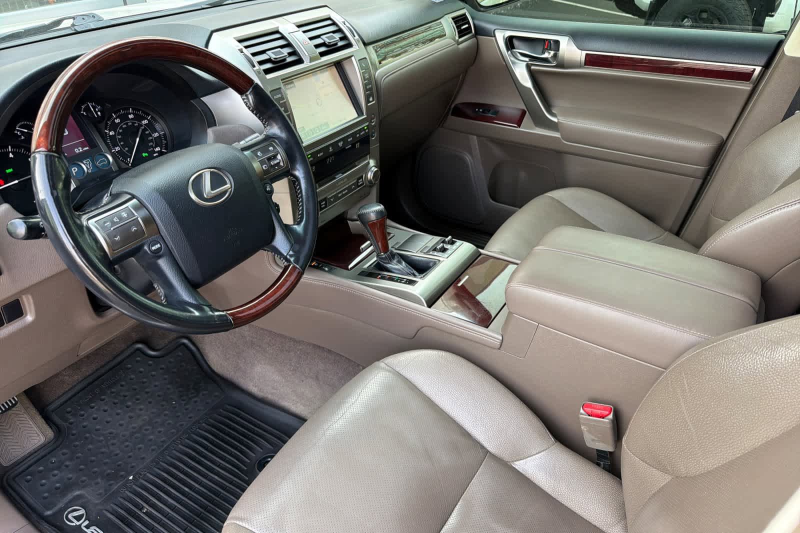 Used 2016 Lexus GX 460 w/ Premium Package AWD/4WD image 13